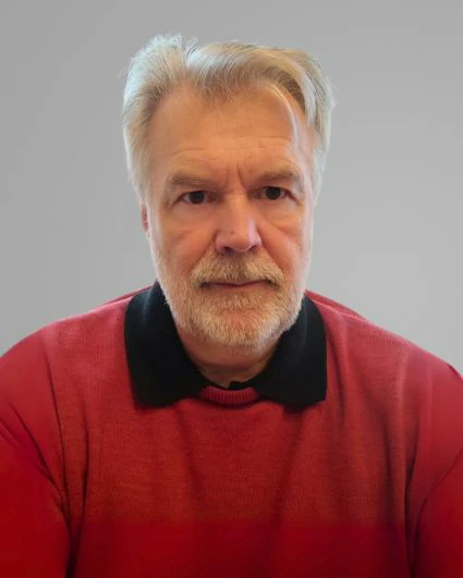 Dr. Pavel Knee